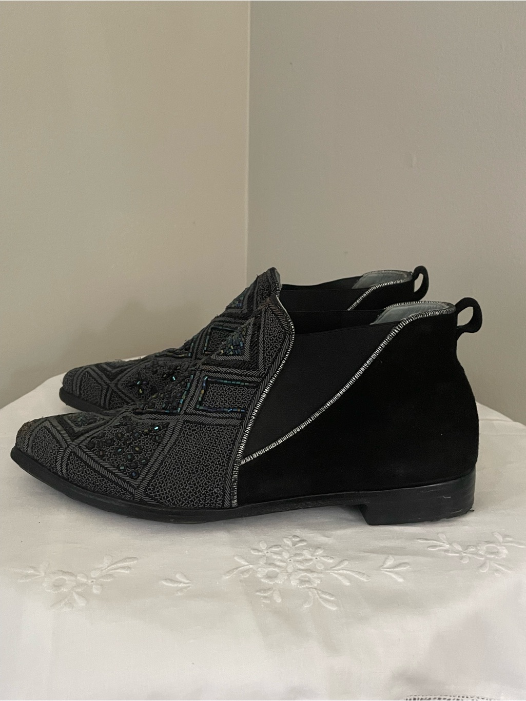 Meher Kakalia Beaded Black Suede Ankle Boots Sz 38 7-7.5 Anthropologie